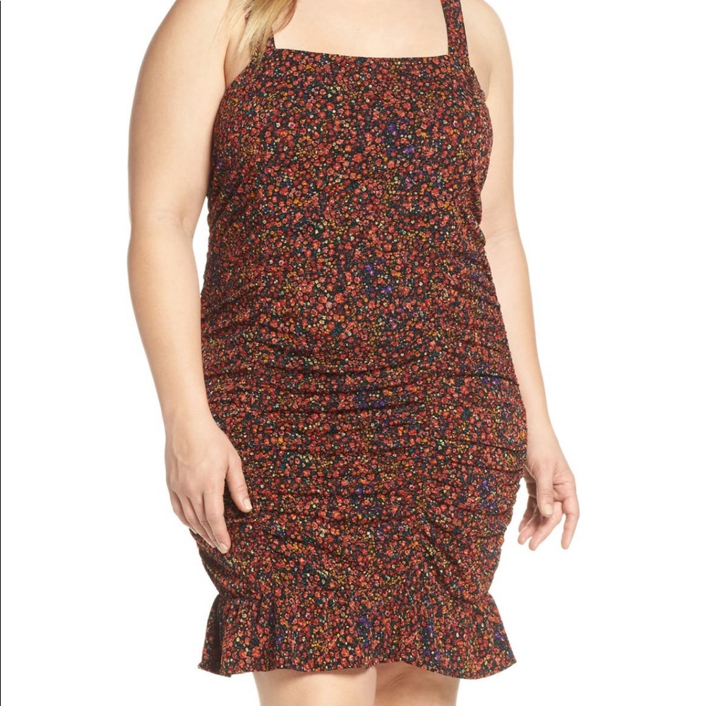LEITH Floral Ruched Dress - Picture 2 of 7